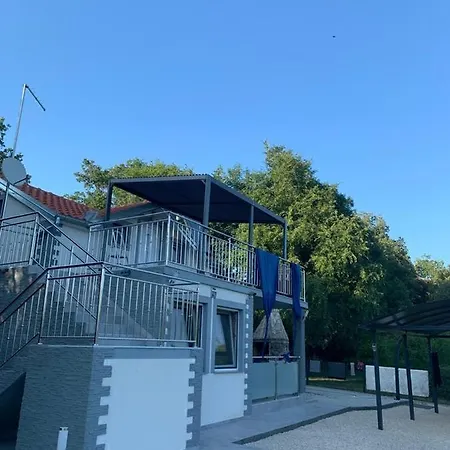 Dari * Rovinj