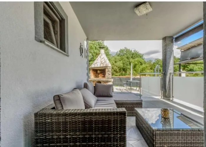 Dari Διαμέρισμα *